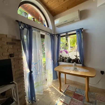 Dom wakacyjny Mitevi With Sea Views *